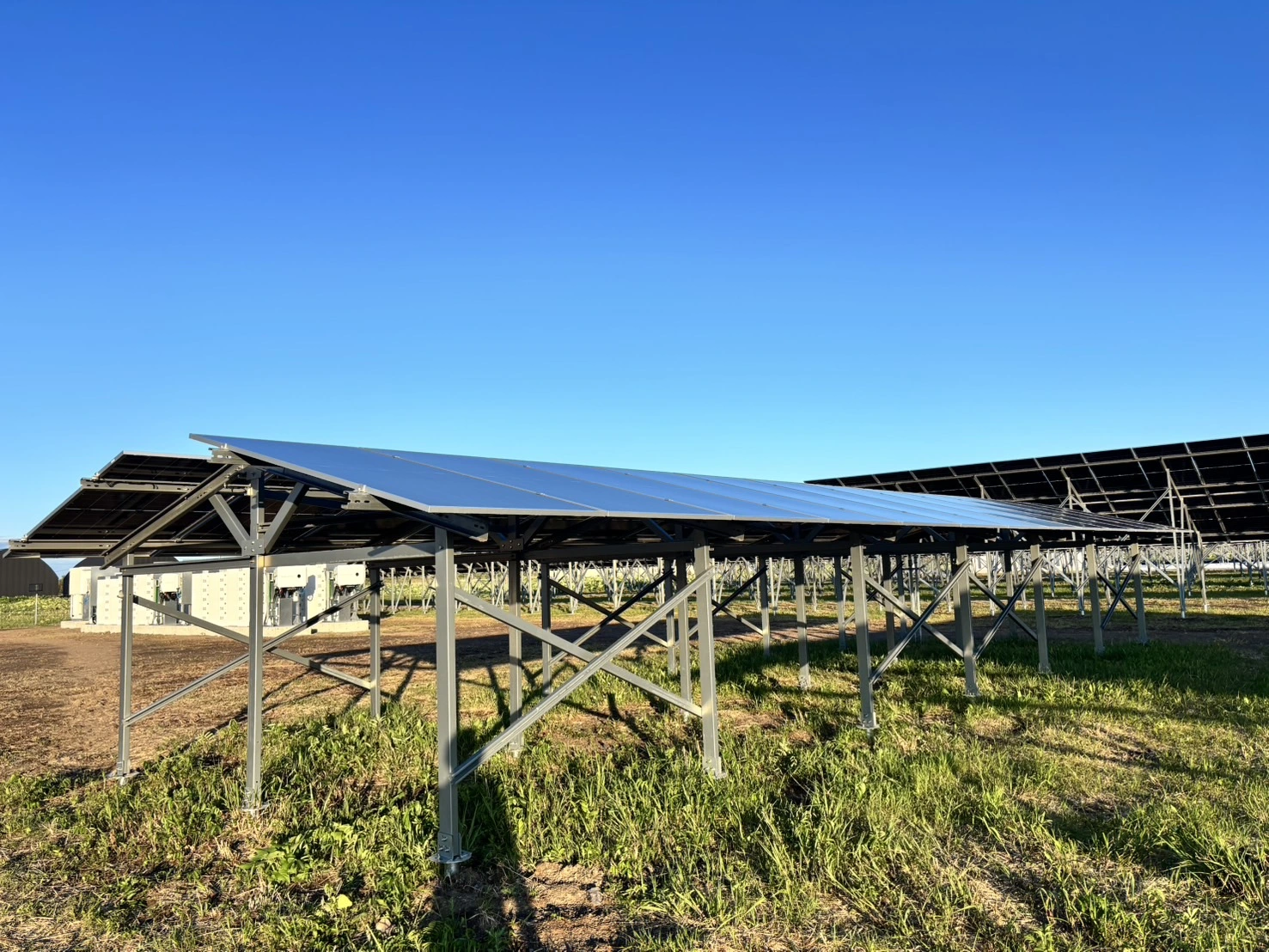 Rumah Kaca Agri-PV: Pendapatan Ganda dari Lahan Tunggal